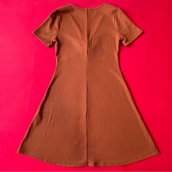 Forever 21 V-Neck Dress Size US S. - Picture 3 of 7